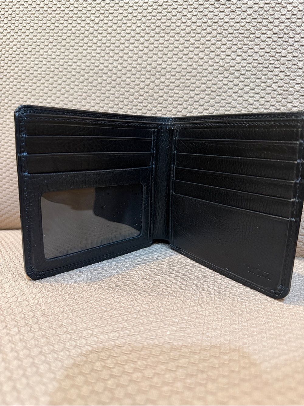 Tumi Black Leather Men's Card Bifold Wallet - Picture 2 of 5